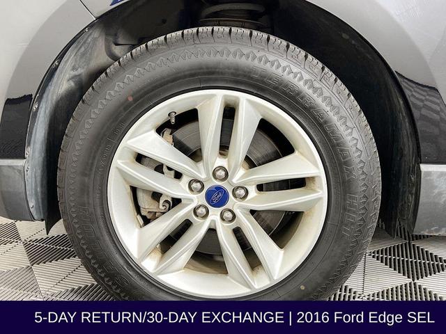 Photo of 2016 Shadow Black Ford Edge