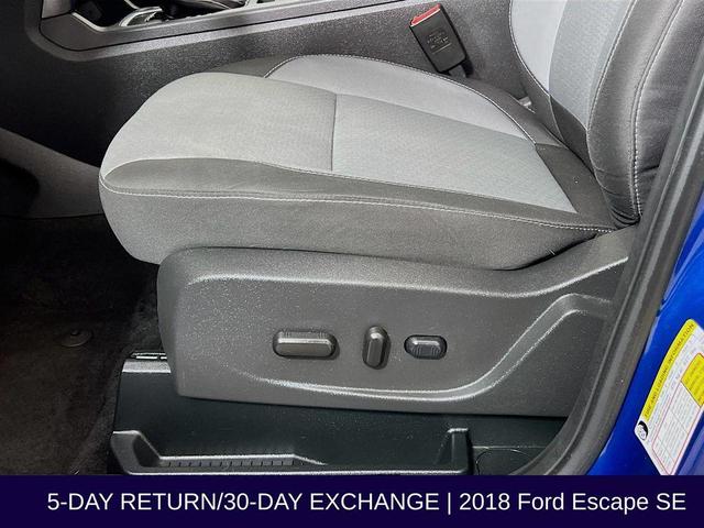 Photo of 2018 Lightning Blue Metallic Ford Escape
