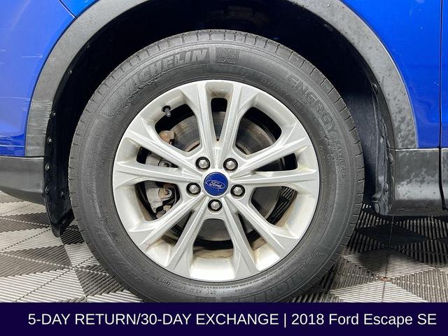 Photo of 2018 Lightning Blue Metallic Ford Escape