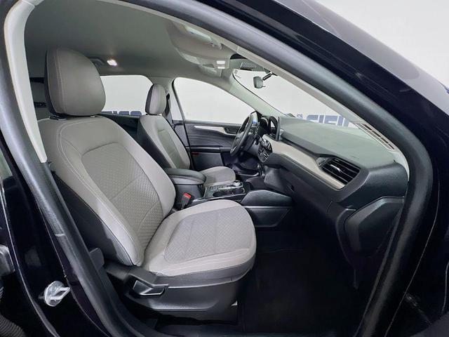 Photo of 2022 Agate Black Metallic Ford Escape