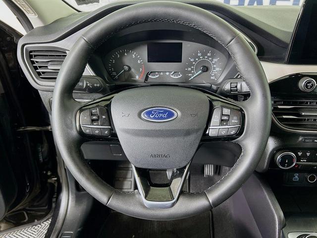 Photo of 2022 Agate Black Metallic Ford Escape