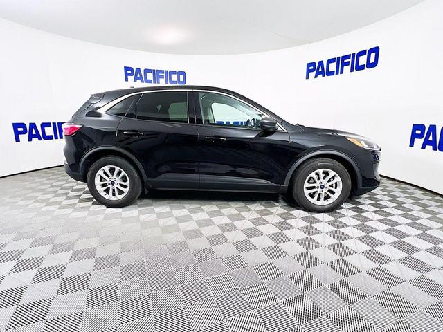 Photo of 2022 Agate Black Metallic Ford Escape