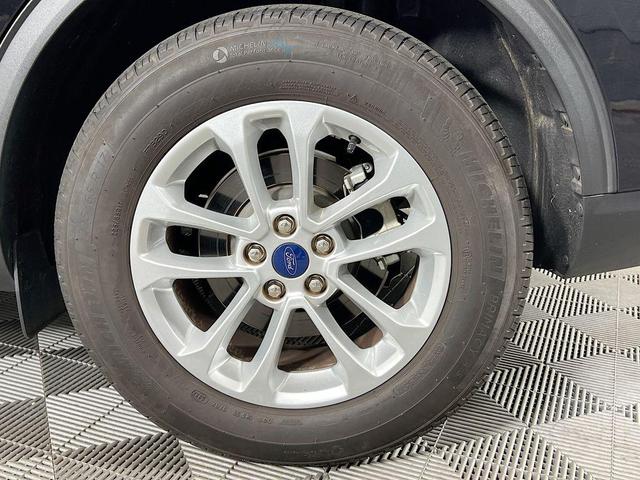 Photo of 2022 Agate Black Metallic Ford Escape
