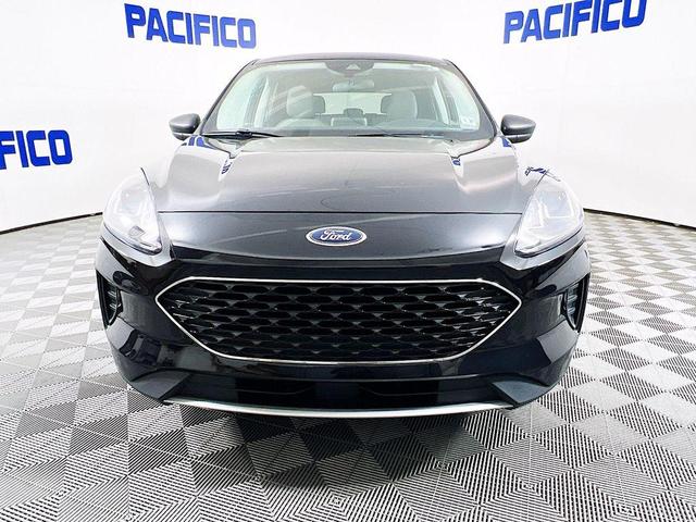 Photo of 2022 Agate Black Metallic Ford Escape