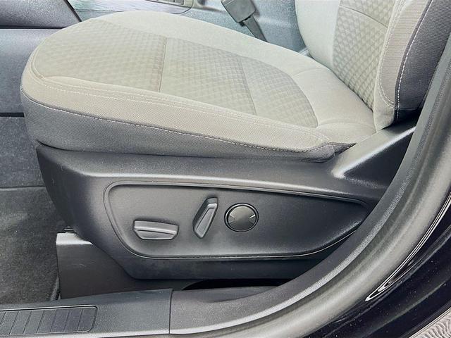 Photo of 2022 Agate Black Metallic Ford Escape