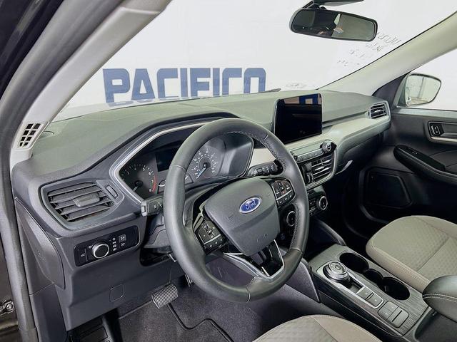 Photo of 2022 Agate Black Metallic Ford Escape