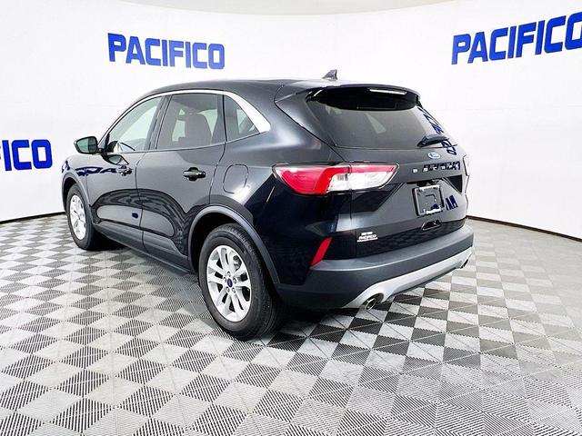 Photo of 2022 Agate Black Metallic Ford Escape
