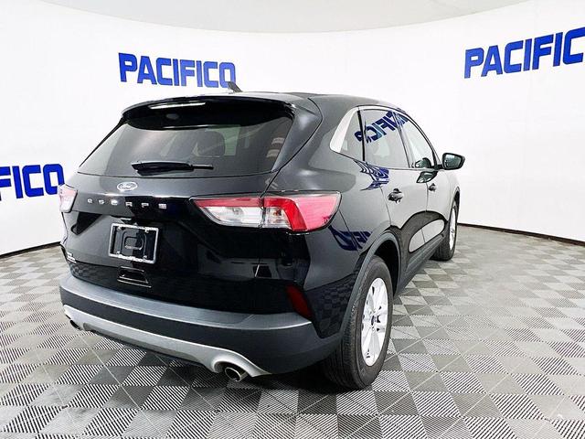 Photo of 2022 Agate Black Metallic Ford Escape