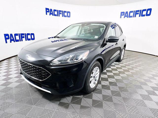 Photo of 2022 Agate Black Metallic Ford Escape