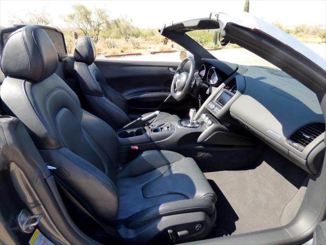 Photo of 2014 SILVER Audi R8