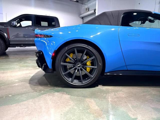 Photo of 2021 Blue Aston Martin Vantage