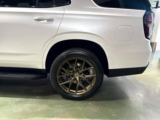 Photo of 2024 Summit White Chevrolet Tahoe