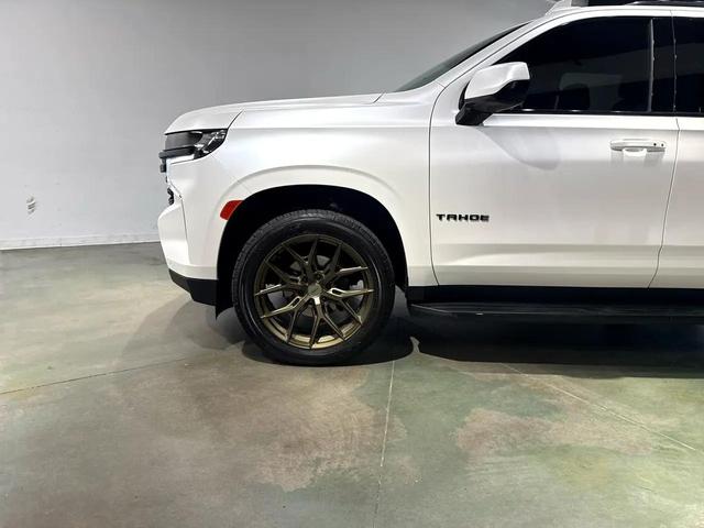 Photo of 2024 Summit White Chevrolet Tahoe