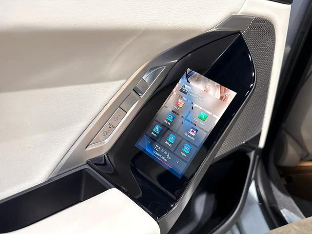 Photo of 2024 Gray BMW i7