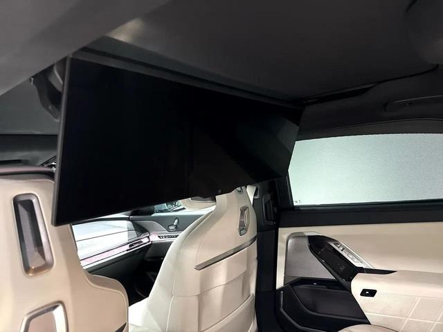 Photo of 2024 Gray BMW i7