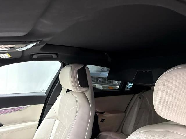 Photo of 2024 Gray BMW i7