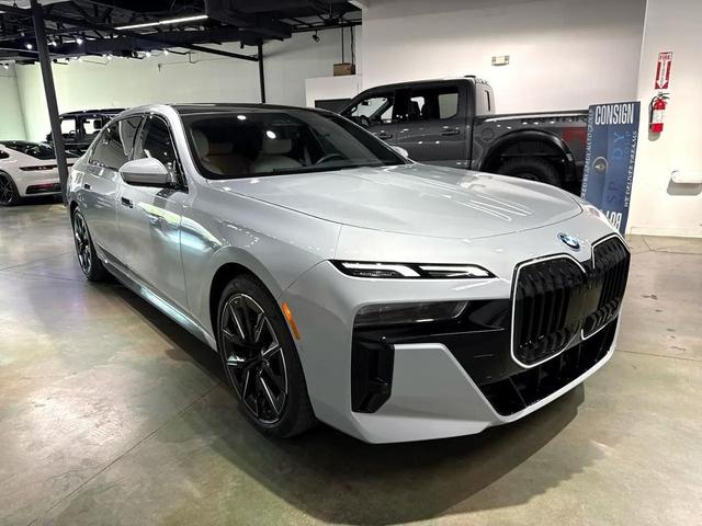 Photo of 2024 Gray BMW i7