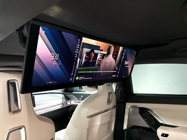 Photo of 2024 Gray BMW i7