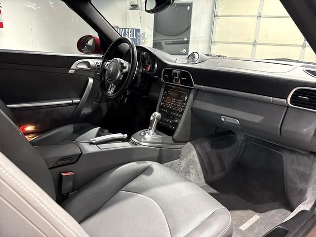 Photo of 2011 RED Porsche 911