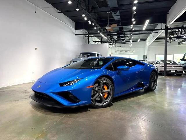 Photo of 2020 Blue Lamborghini Huracan EVO