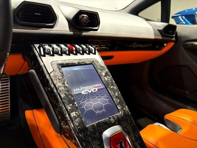 Photo of 2020 Blue Lamborghini Huracan EVO