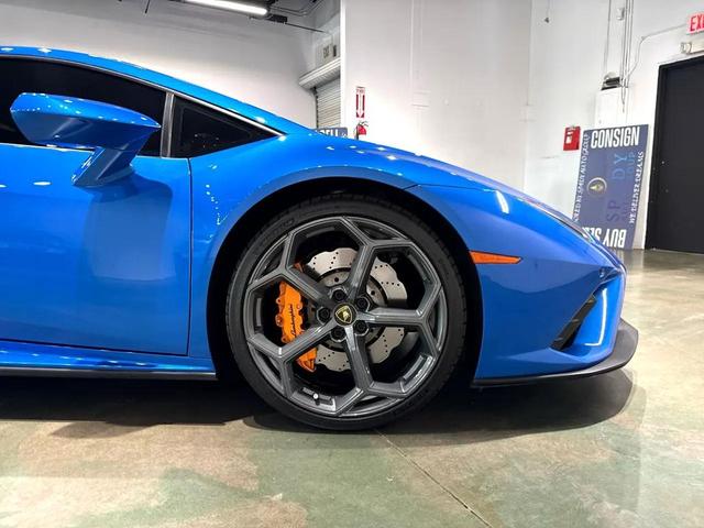 Photo of 2020 Blue Lamborghini Huracan EVO