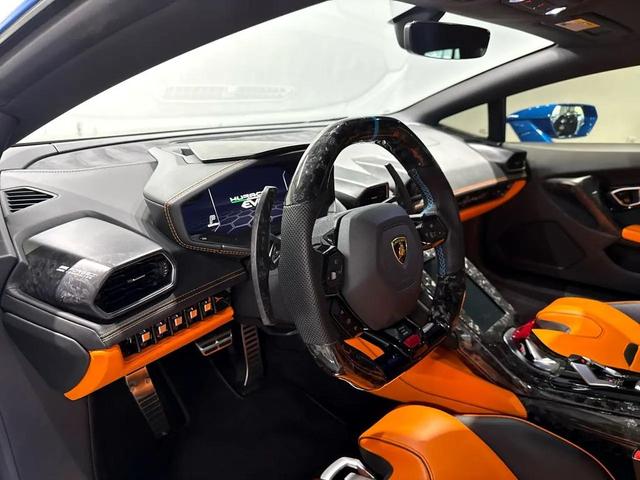 Photo of 2020 Blue Lamborghini Huracan EVO