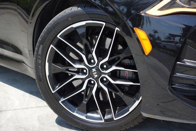 Photo of 2021 Ebony Black Kia K5