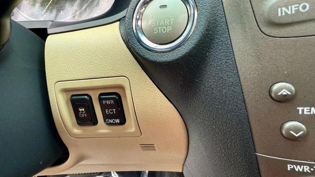 Photo of 2008 White Lexus IS 250