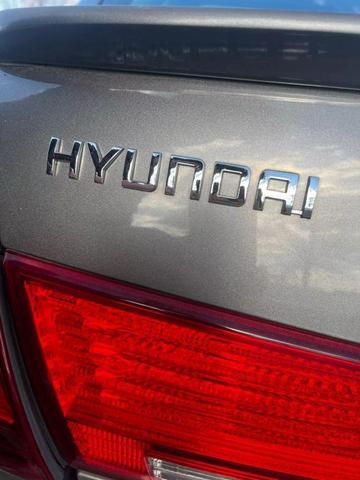 Photo of 2010 Willow Gray Mica Hyundai SONATA