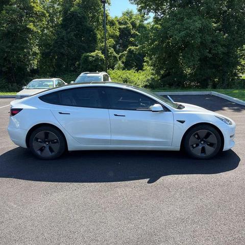 Photo of 2023 White Tesla Model 3