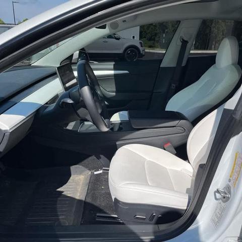 Photo of 2023 White Tesla Model 3