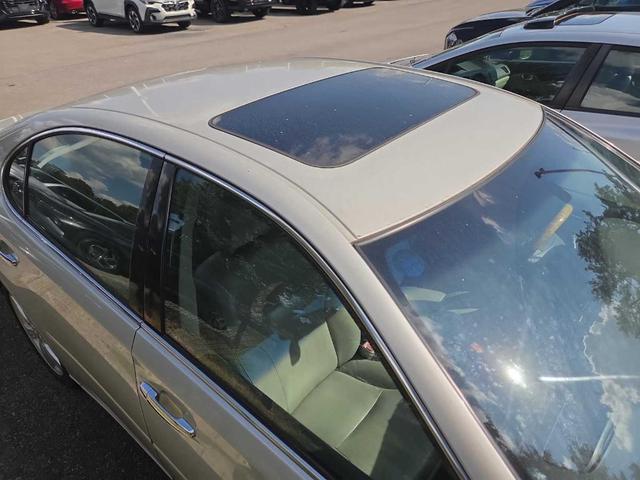 Photo of 2005 Alabaster White Metallic Lexus ES 330