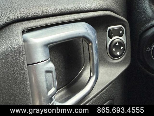 Photo of 2023 Black Clearcoat Jeep Wrangler