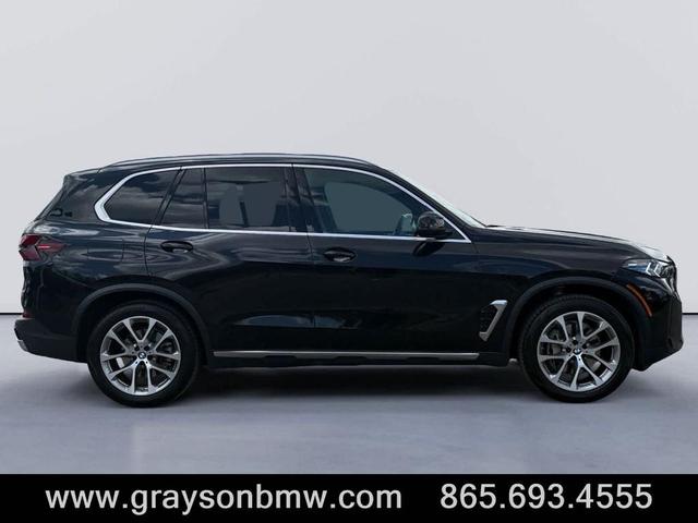 Photo of 2024 Black Sapphire Metallic BMW X5