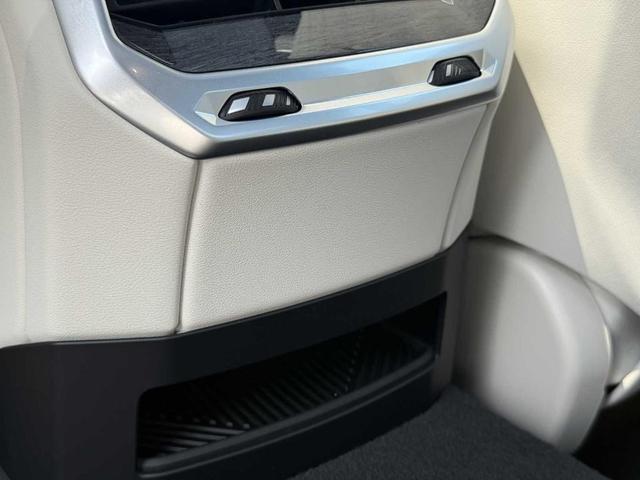 Photo of 2025 Gray BMW i7