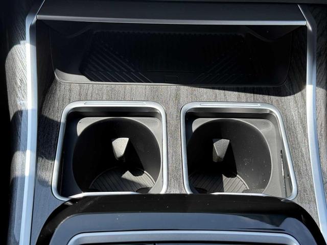 Photo of 2025 Gray BMW i7
