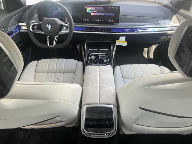 Photo of 2025 Black Sapphire BMW 760