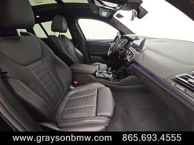 Photo of 2024 Black Sapphire Metallic BMW X4
