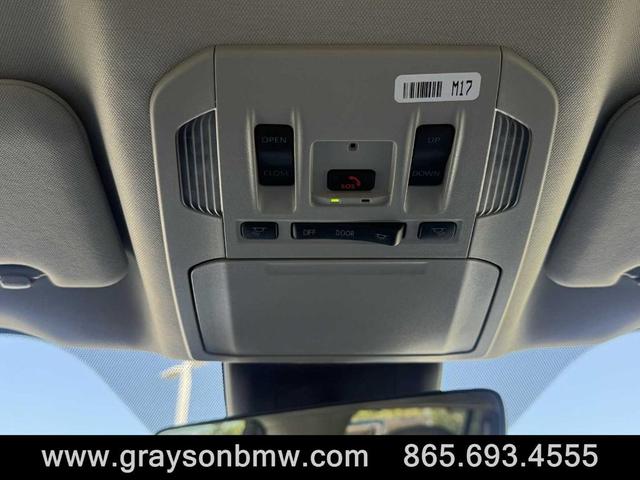Photo of 2024 Moon Dust Toyota Highlander