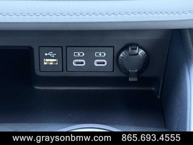 Photo of 2024 Moon Dust Toyota Highlander