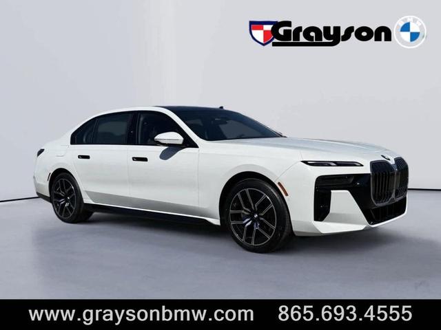 2025 BMW 740