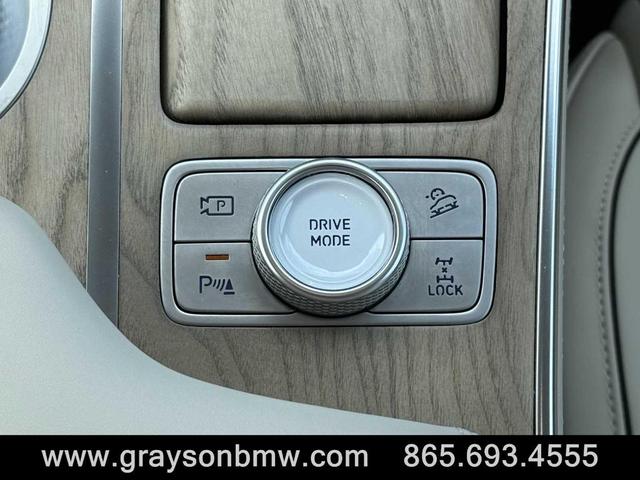 Photo of 2024 Makalu Gray Genesis GV80