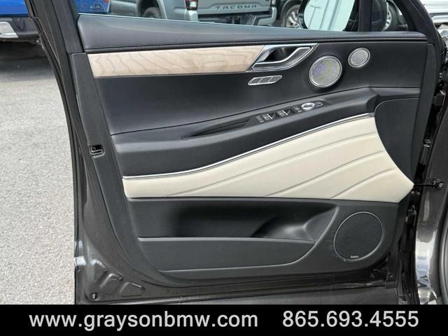 Photo of 2024 Makalu Gray Genesis GV80