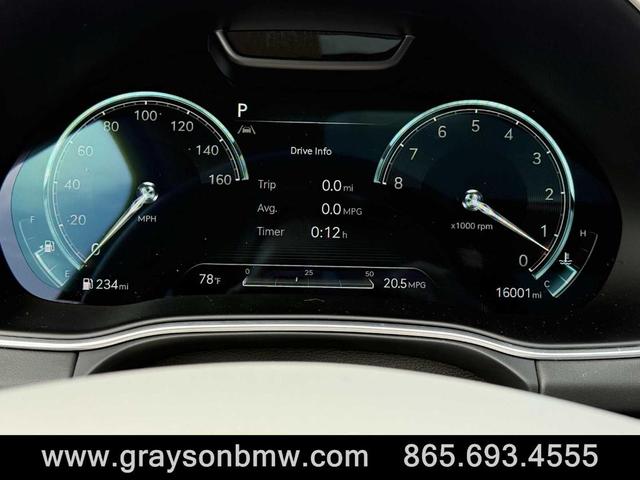 Photo of 2024 Makalu Gray Genesis GV80