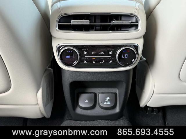 Photo of 2024 Makalu Gray Genesis GV80