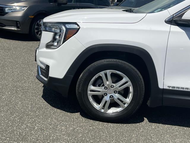 Photo of 2022 Summit White GMC Terrain