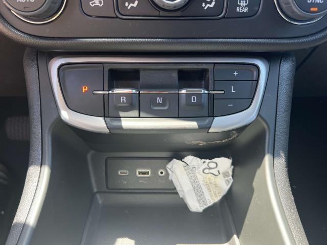 Photo of 2022 Summit White GMC Terrain