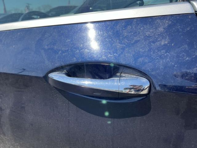 Photo of 2019 Brilliant Blue Metallic Mercedes-Benz C-Class