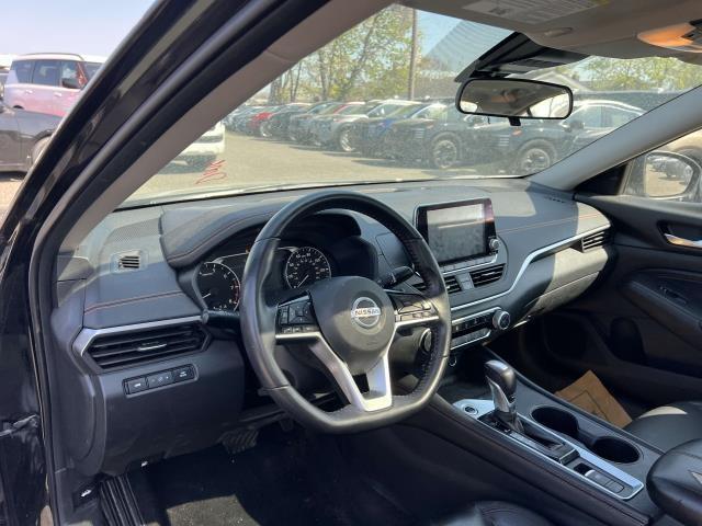 Photo of 2020 Black Nissan Altima